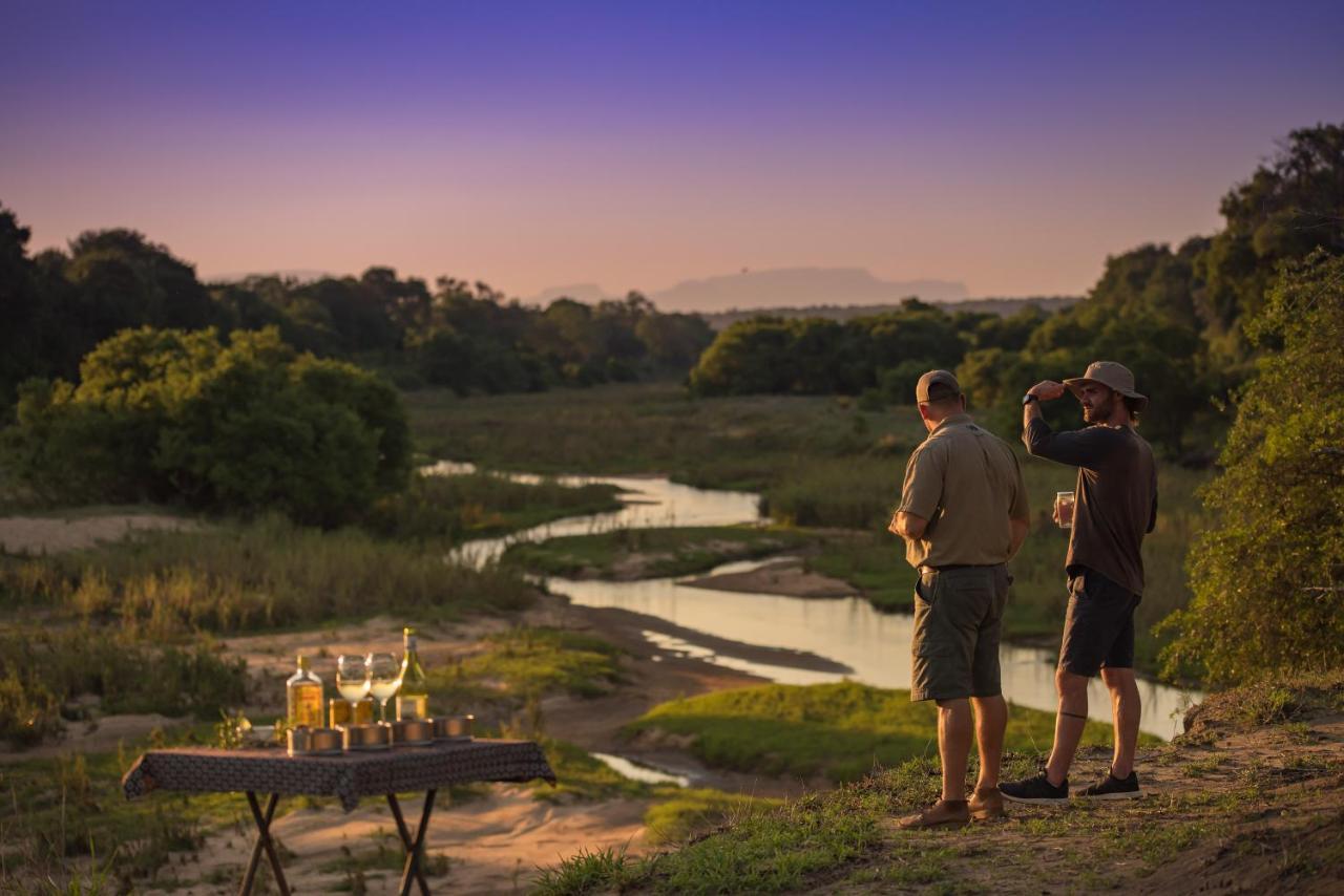 Inyati Game Lodge Sabi Sand Game Reserve Buitenkant foto